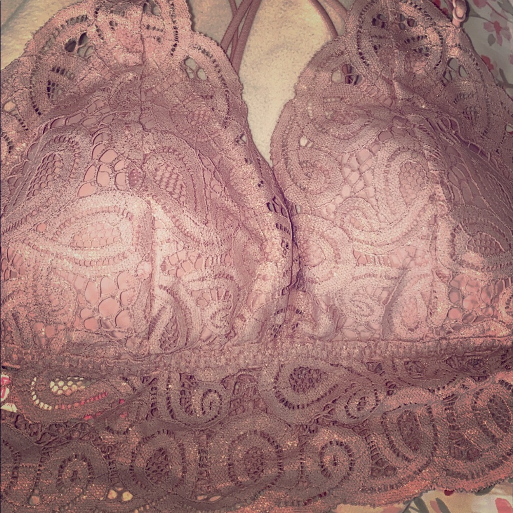Push-up lace bralette